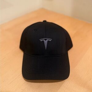 Unisex Tesla Black Hat Cap (new, never worn!)